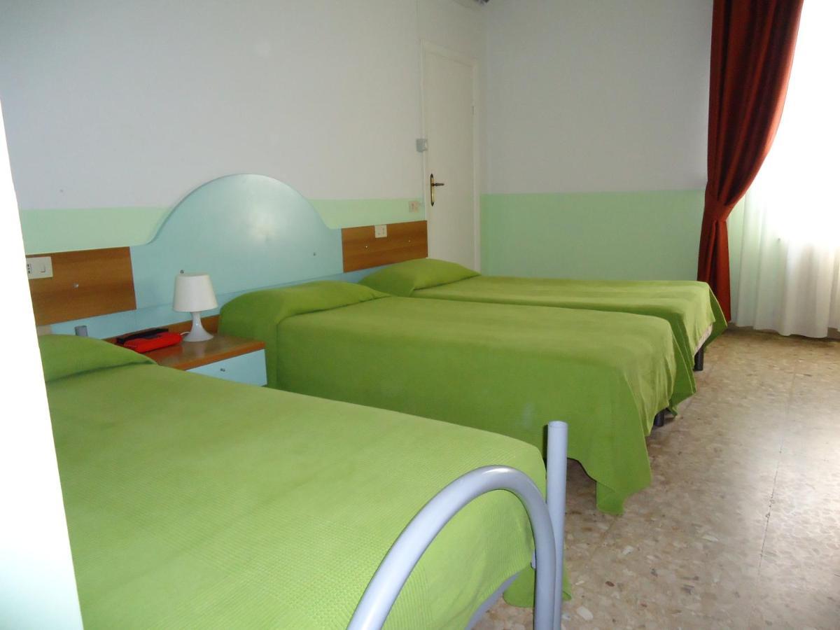 Motel Boston Silvi Marina Εξωτερικό φωτογραφία