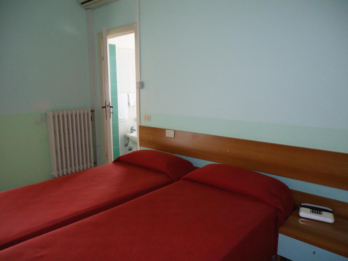 Motel Boston Silvi Marina Εξωτερικό φωτογραφία