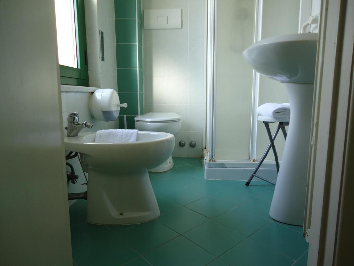 Motel Boston Silvi Marina Εξωτερικό φωτογραφία