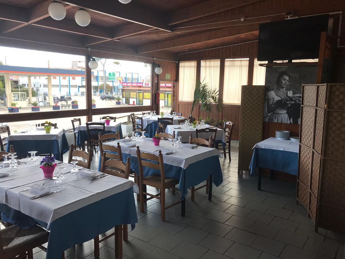 Motel Boston Silvi Marina Εξωτερικό φωτογραφία